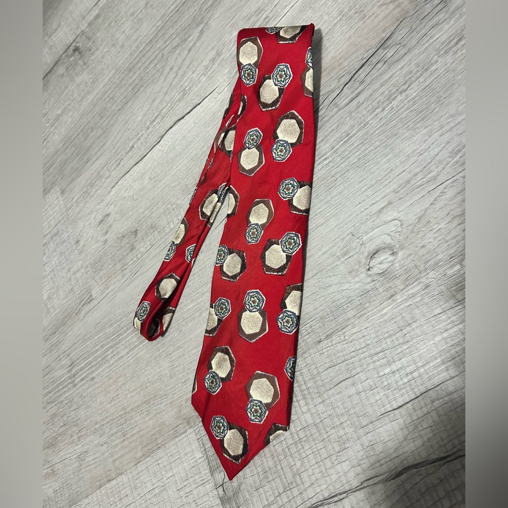 Crimson geometric Dior tie